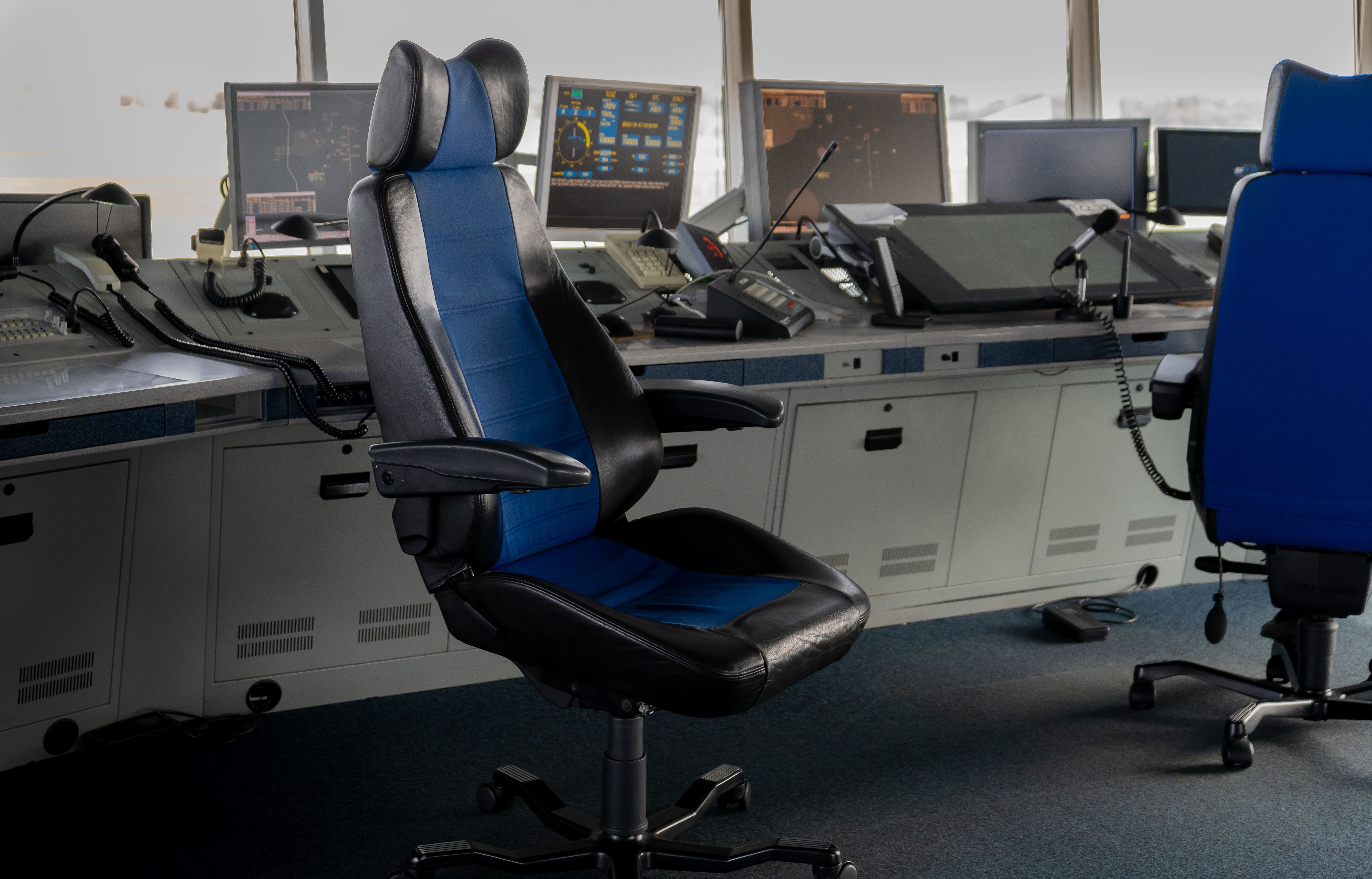Airport operations control centre